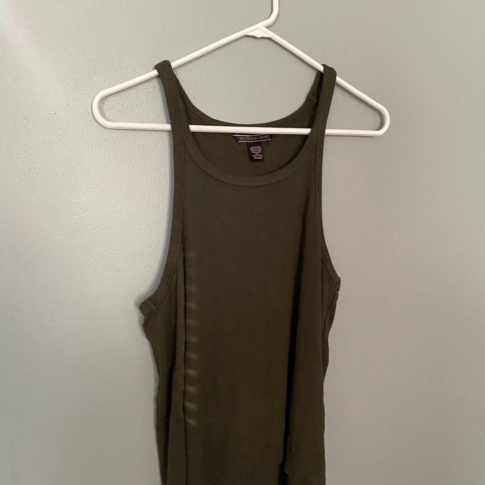 Tank top bundle - Picture 4 of 8